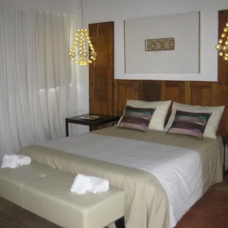 Guest house Encosta Das Freiras 4*