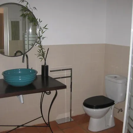 Encosta Das Freiras Guest house